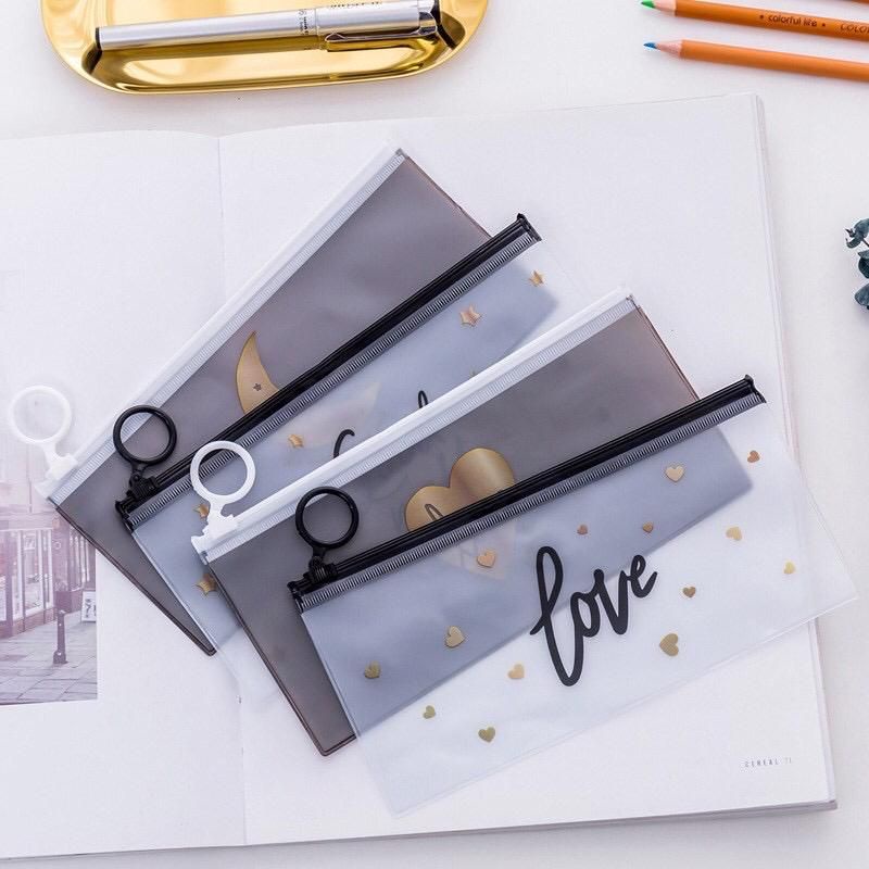 

TEMPAT PENSIL/ MAKE UP TRANSPARANT/ POUCH SIMPLE MULTIFUNGSI