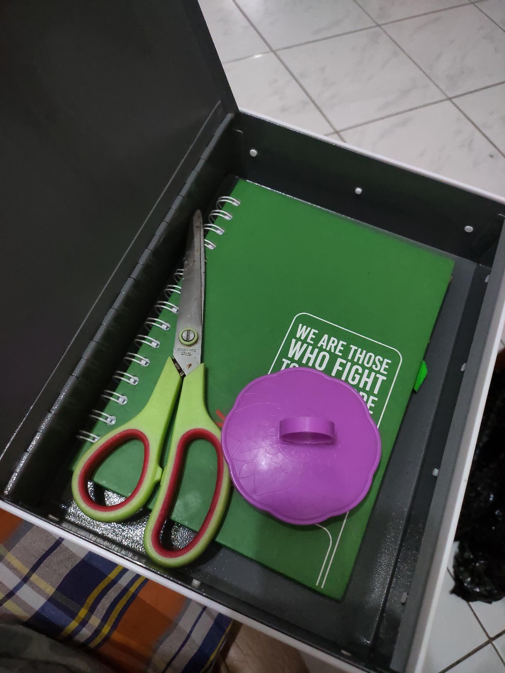 Brankas Mini Bentuk Buku Kotak Penyimpanan Uang Barang Bentuk Kamus Novel Safety Box Hidden Storage