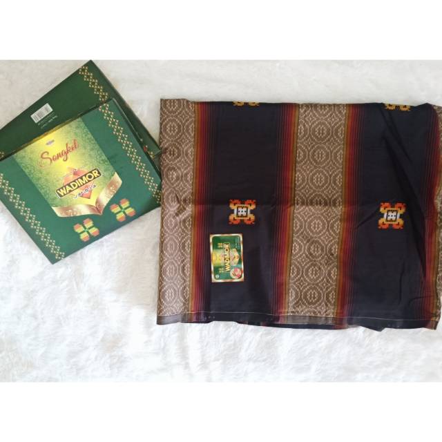 Sarung wadimor songket timbul