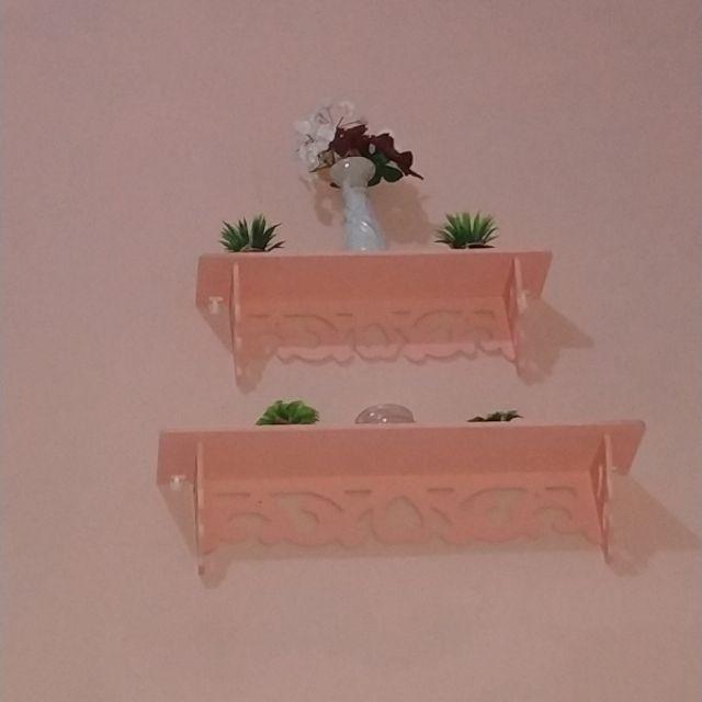 Rak Dinding Vintage Minimalis (dengan 3buah Hook Gantungan )