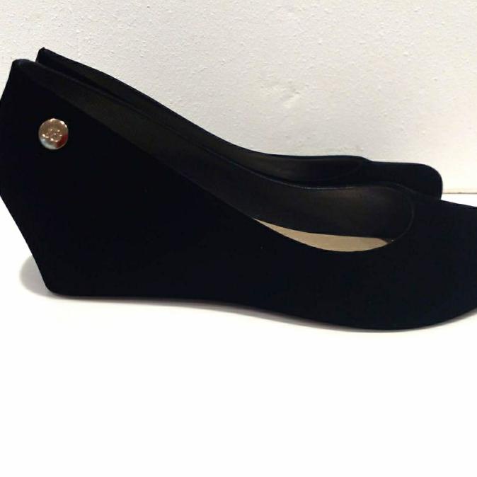 WEDGES SANDAK WITH BELUDERU HITAM Sepatu Wedges Wanita Asli BATA