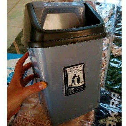 TEMPAT SAMPAH 5 LITER YUTAKA GOYANG SEGI ANAK MERK SHINPO / Kotak Sampah WC Toilet Mini