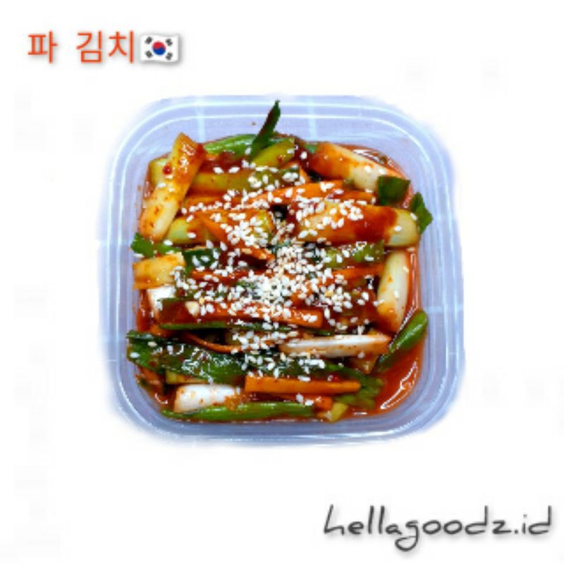 

KIMCHI DAUN BAWANG KOREA HALAL FRESH HOMEMADE 250 GR (PHA KIMCHI)