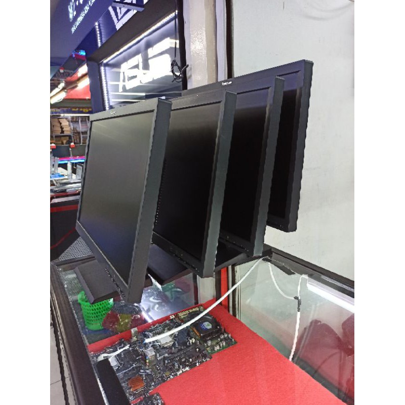 LCD MONITOR LENOVO 22 INC WIDESCREN SUPER MURAH DAN BERGARANSI