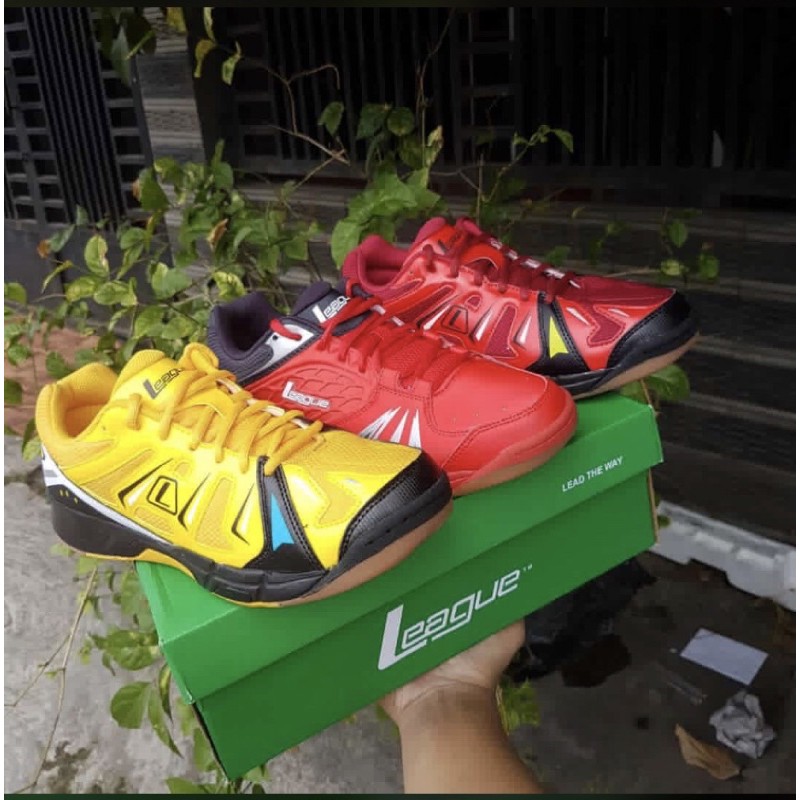 SEPATU BADMINTON LEAGUE ORIGINAL 100% BNIB/SEPATU BULUTANGKIS