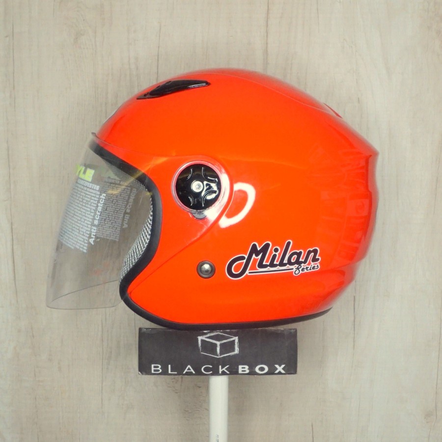 BMC Milan Solid Red/Helm Half Face