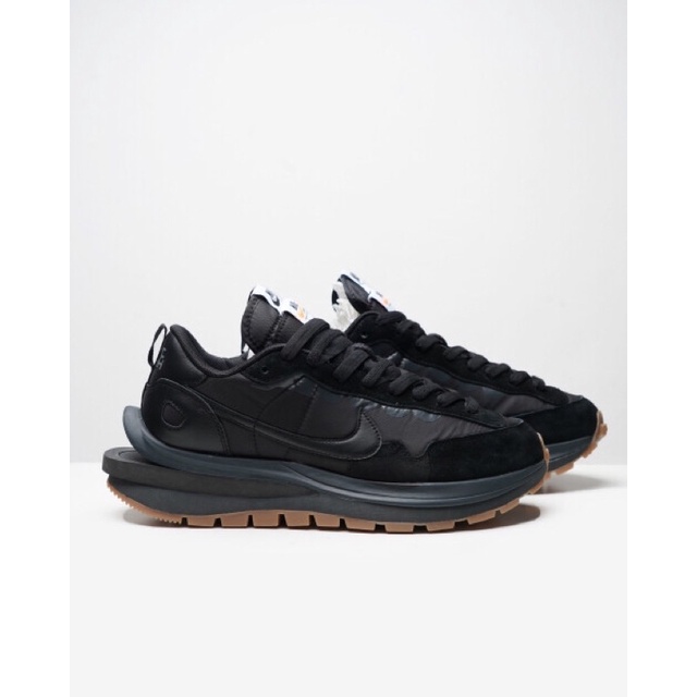 NIKE VAPORWAFFLE SACAI BLACK GUM-BLACK/OFF-NOIR/OFF-NOIR