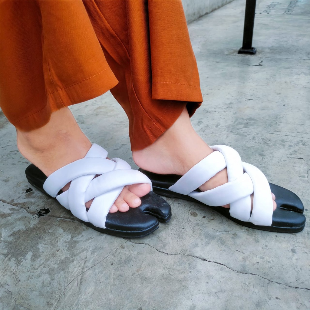 Sandal Wanita Flat Ban 4 NG-16