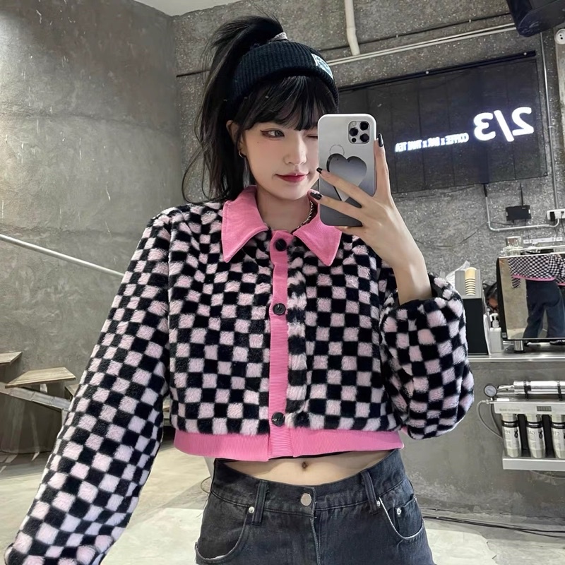 [ready stock] minji checkered crop top outer | cardigan sweater bulu kotak kotak unik aesthetic gaya korea