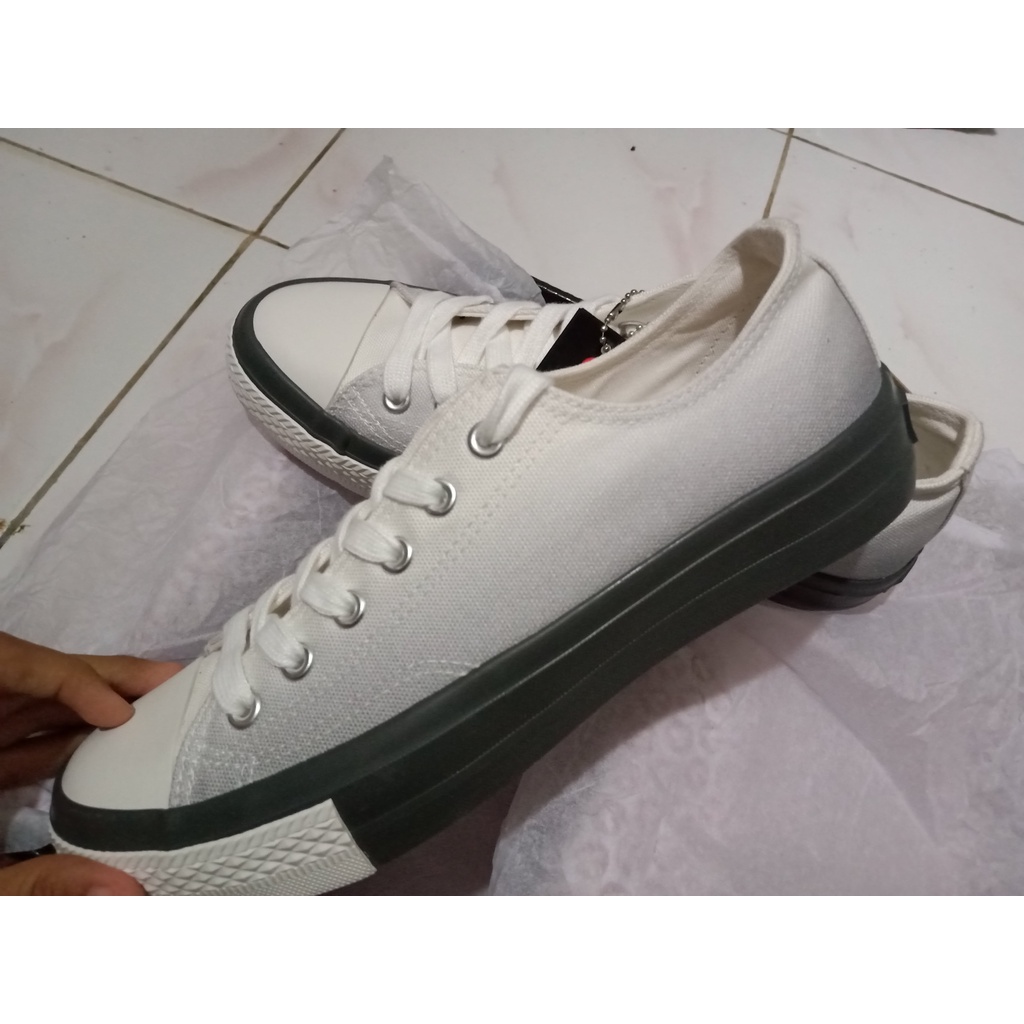 Airwalk Maeron Off White/Grey 39 Sepatu Putih