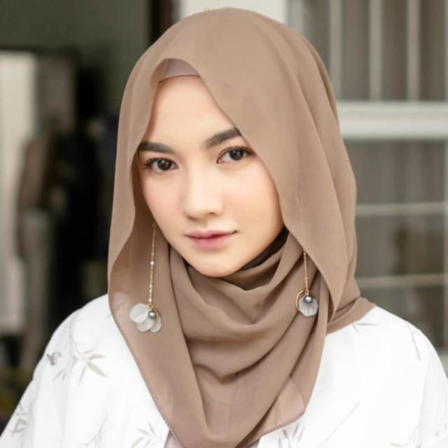 A11 Anting hijab juntai kerang pearl hitam