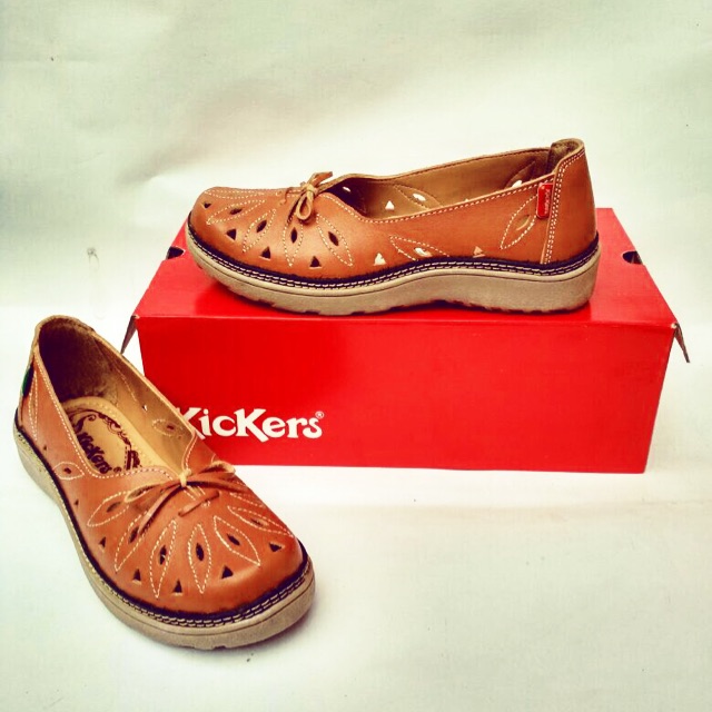 Sepatu Casual Wanita Kickers kulit asli