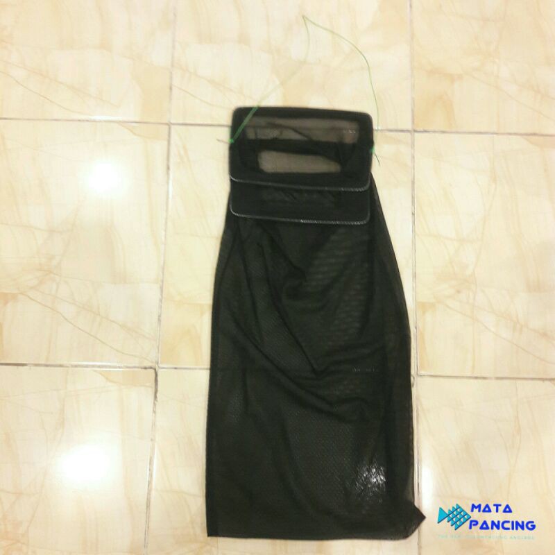 Kerumbu jaring wadah ikan pancingan