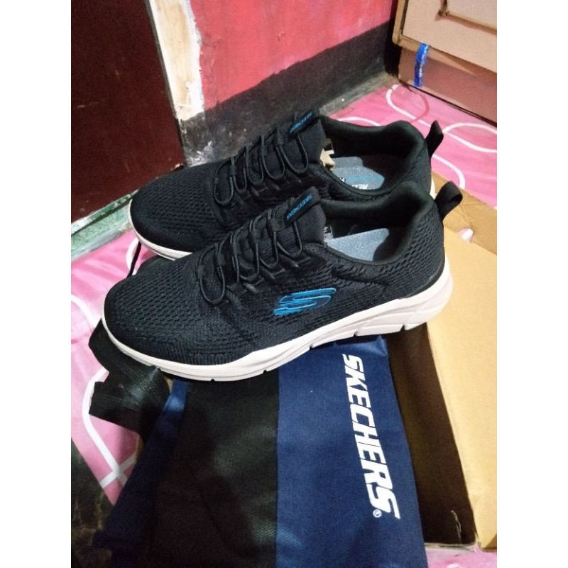 Sepatu Sneakers Skechers relaxed fit equalizer 4.0