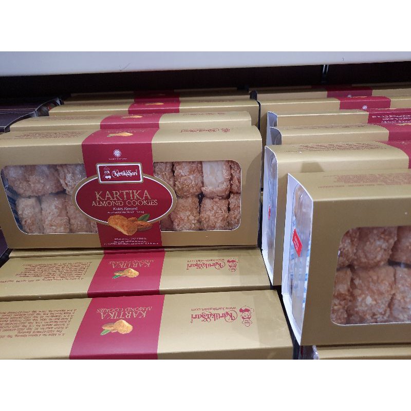 

Kartikasari Almond Cookies toples