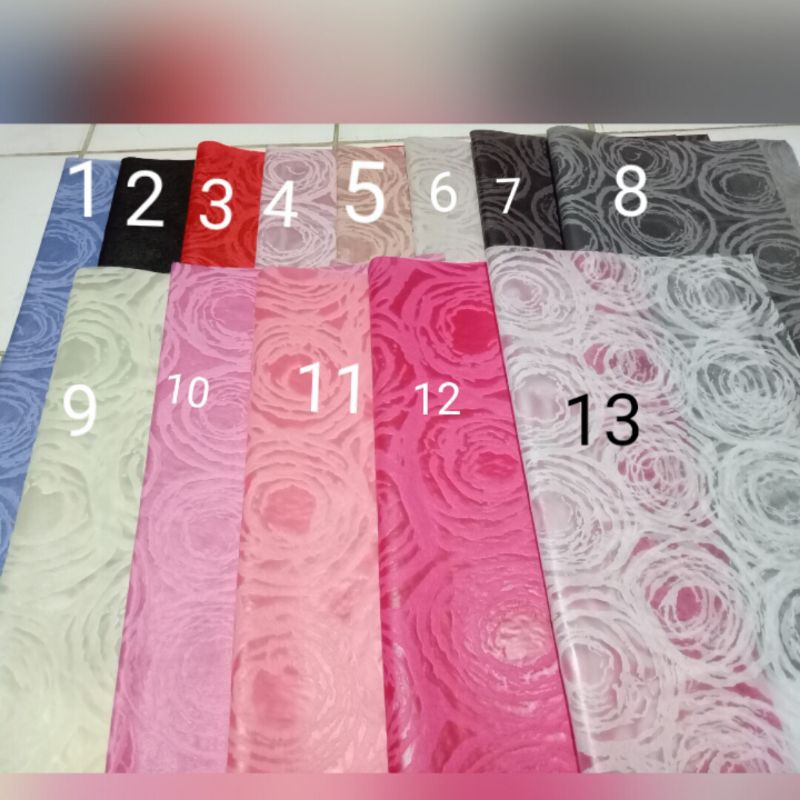 

Wrapping Bludru Motif Bulat / Kertas Tissue Bludru Motif Bulat / Kertas Kado