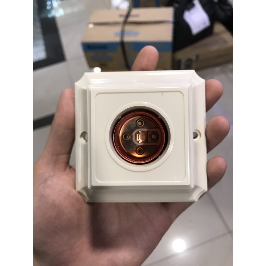 Fitting segi broco / Fitting lampu broco