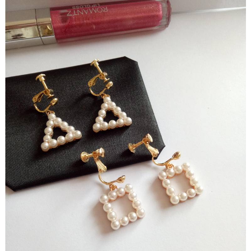 Anting Tusuk Wanita Lapis Emas Bentuk Segitiga / Kotak Hias Mutiara Imitasi Untuk Pesta / Hadiah