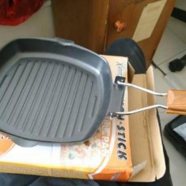 Square Grill Pan 20 Cm Teflon Wajan BBQ Bakaran Sate Serbaguna