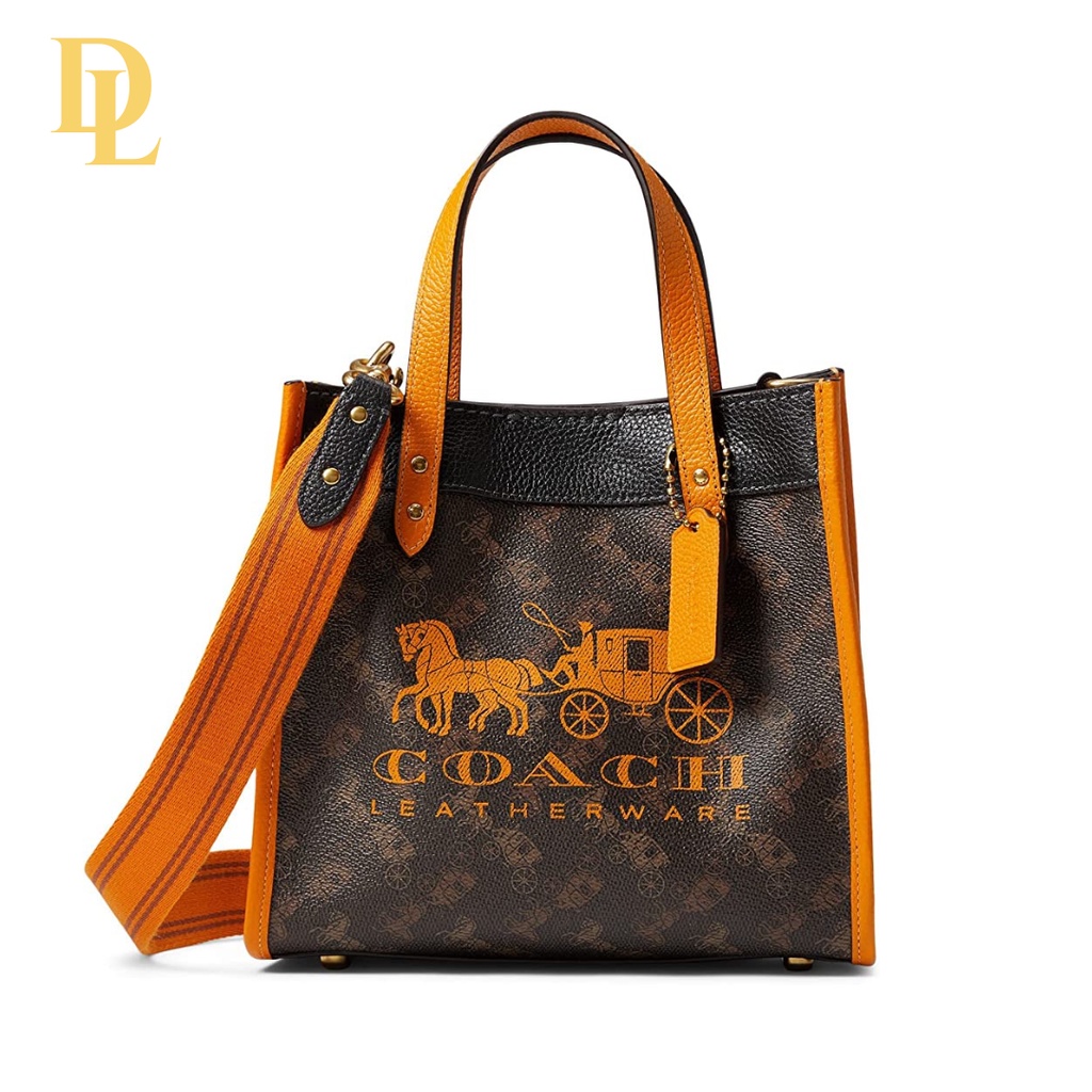 Coach Field Tote 22 With Horse And Carriage Print And Carriage Badge (C8456)