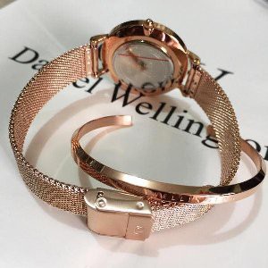 Jual Daniel Wellington petite rosegold 32mm original plus gelang DW ori Diskon