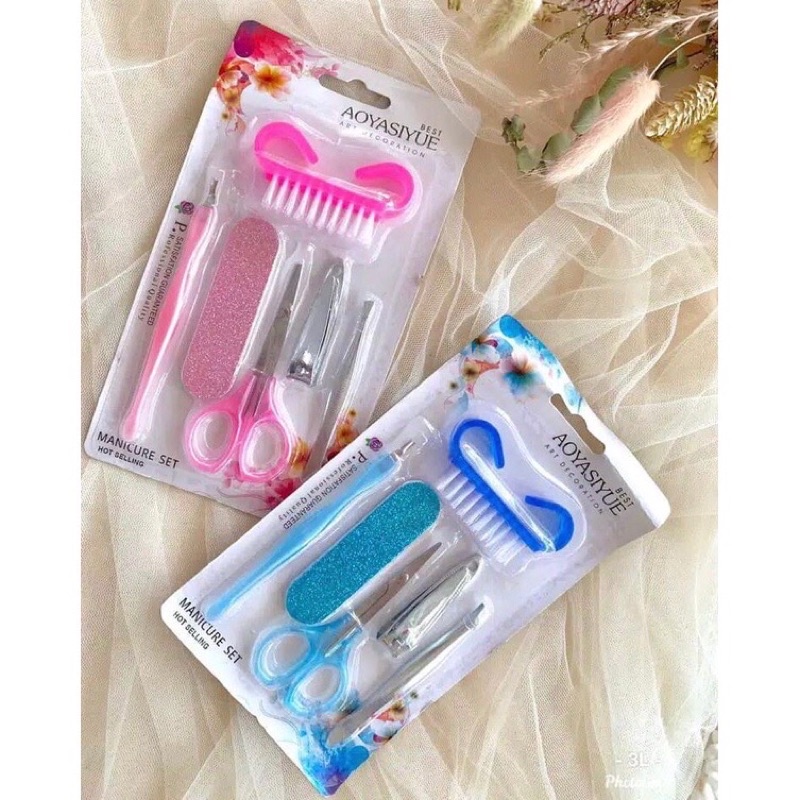 PEDICURE MANICURE SET