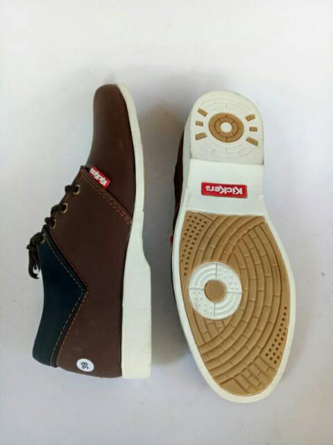 Sepatu pria casual tali sneakers coklat