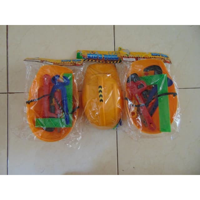 Mainan Tukang Kids Tool Dengan Helm