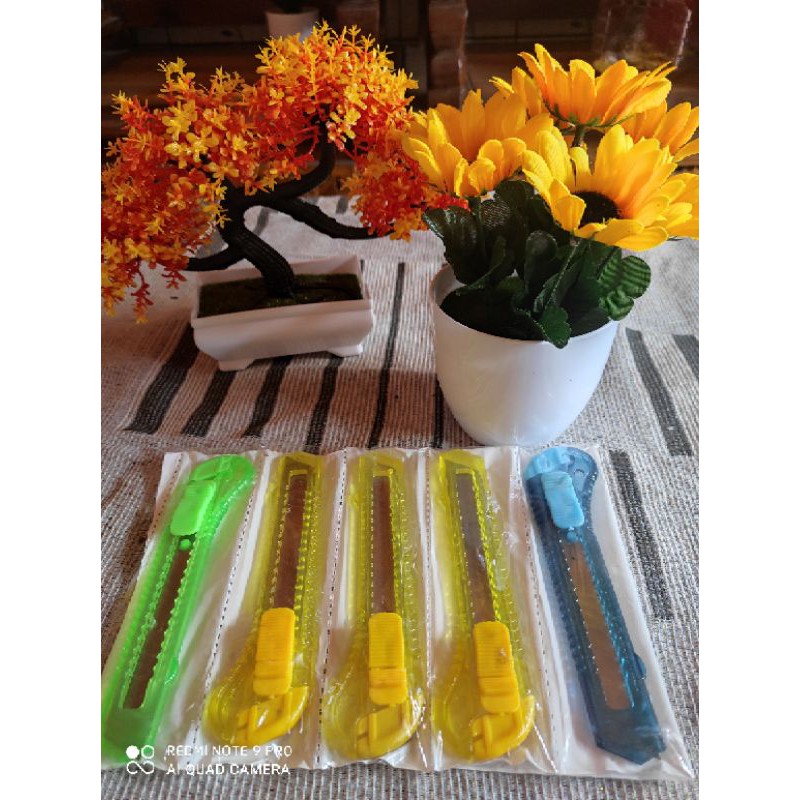 

PISAU CUTTER/PISAU POTONG/PISAU TAJAM UKURAN BESAR TERMURAH