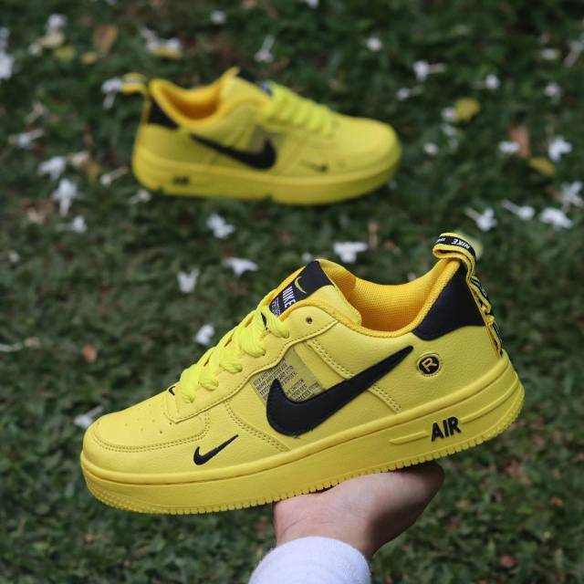 nike womens air force 1 yellow