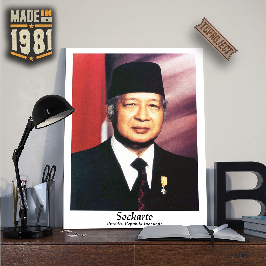 Poster Soeharto RI 1 - Poster Kayu - Hiasan Dinding