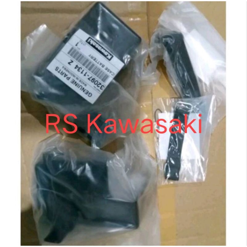 TEMPAT AKI BOX AKI BOK AKI NINJA R 150 SS ORI tempat aki komplit ninja r ss original