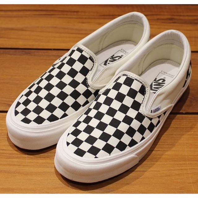 vans og slip on checkerboard