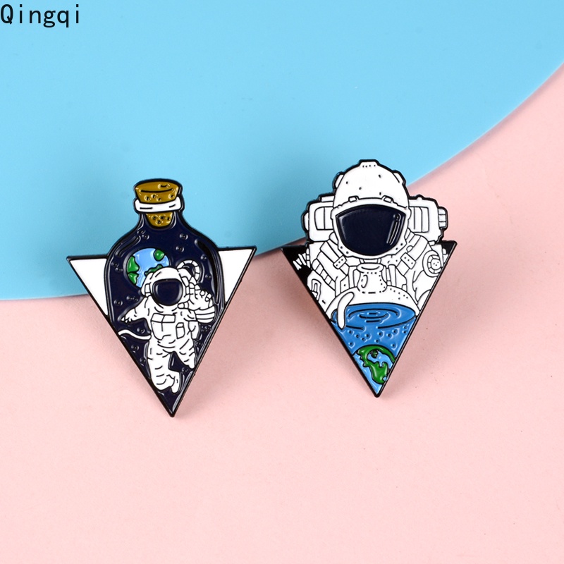 Bros Pin Enamel Bentuk Astronot Luar Angkasa Untuk Anak