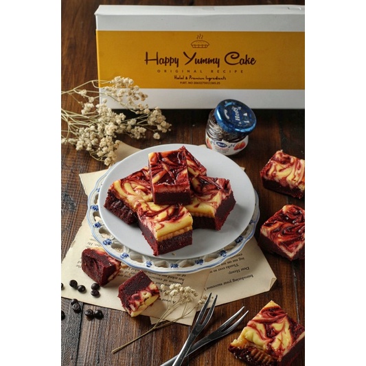 

{Happy Yummy Cakes}Red Velvet Brownies/ Brownis keju