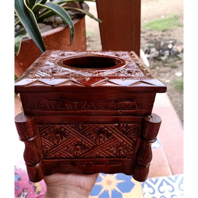 Tempat tisu gulung ukir dari kayu jati asli