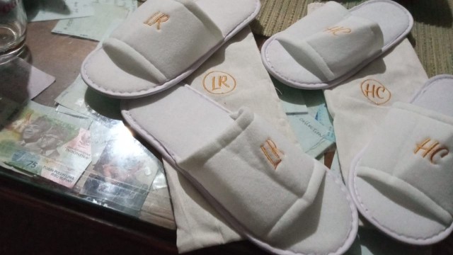 Sandal Kamar Slipper Souvenir Custom Couple Tebal Berkualitas Bahan Handuk