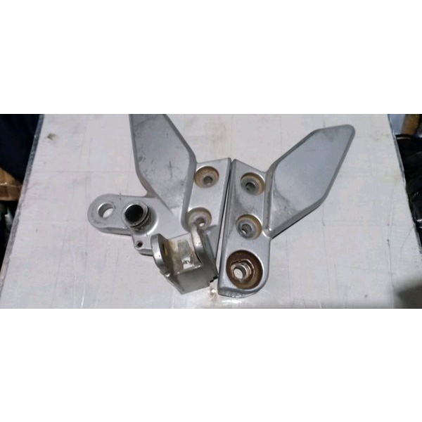 step depan yamaha vixion old original foot step yamaha vixion lama 3C1 ORIGINAL