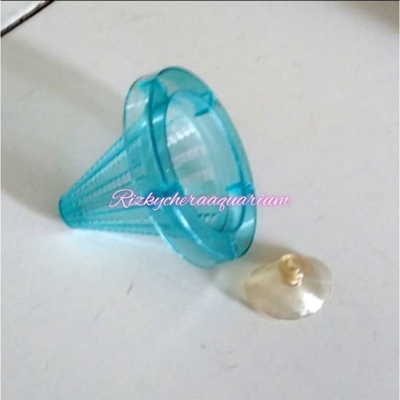 Tempat makan ikan cacing beku cacing sutra