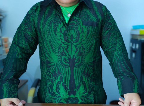 Manuk Peksi Merah Kemeja Batik Pria Slimfit Katun Primisima Full Furing