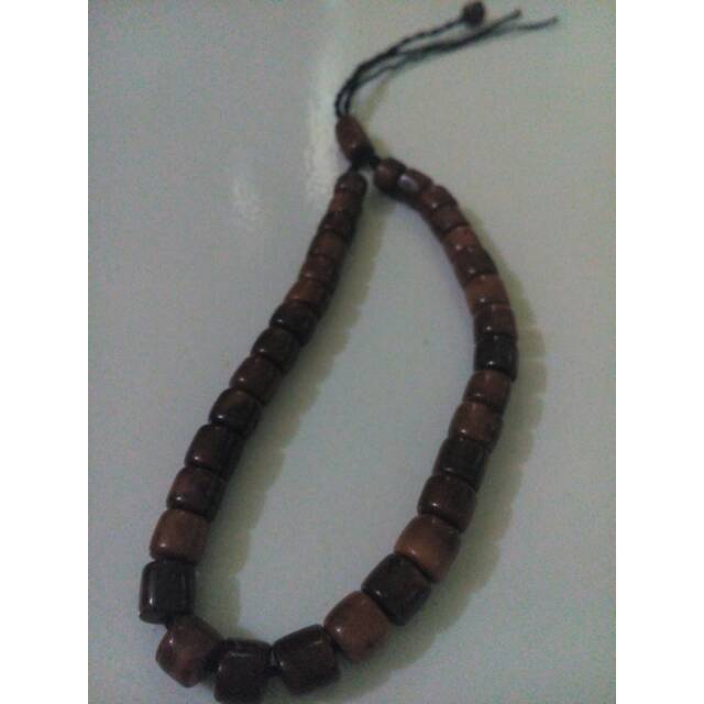 Gelang kayu khas Kalimantan