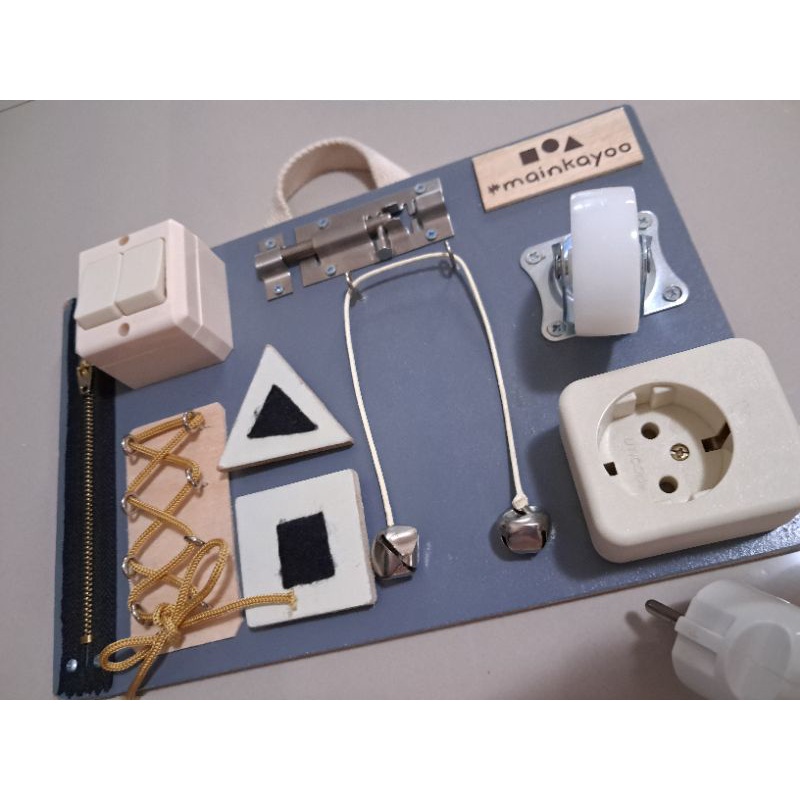 PRELOVED BUSY BOARD MONTESENSORY