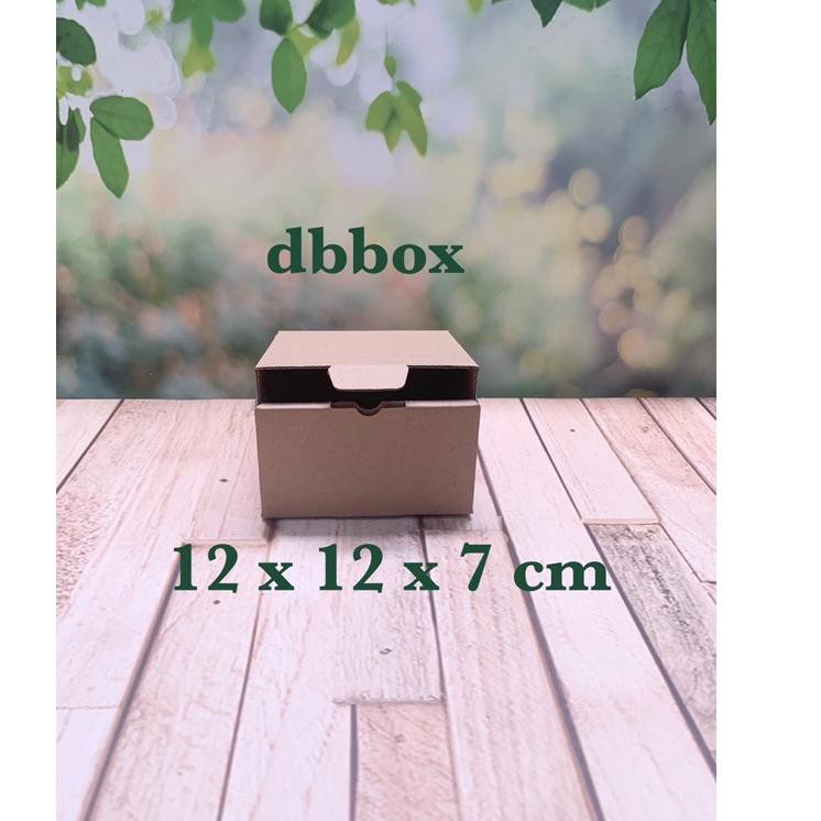 

Trendϟ ( 10 pcs ) NEW Kardus uk. 12 x 12 x 7 cm...Die Cut untuk kotak Aksesoris dll, model box pizz