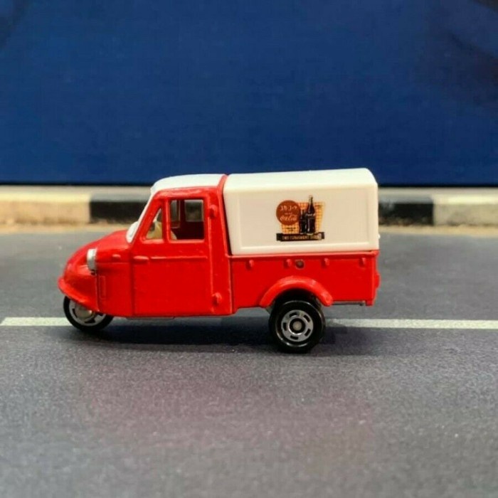 Tomica Kuji 8 Coca Cola Art Collection Daihatsu Midget China #A