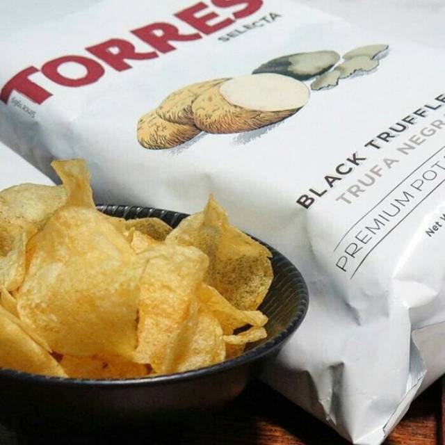 

Torres Potato Chips Black Truffle Snack Cemilan Kentang Import RARE