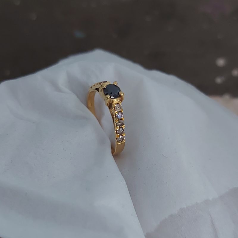 Solitaire / Cincin mata 1 Berlian hitam & Tabur berlian Eropa