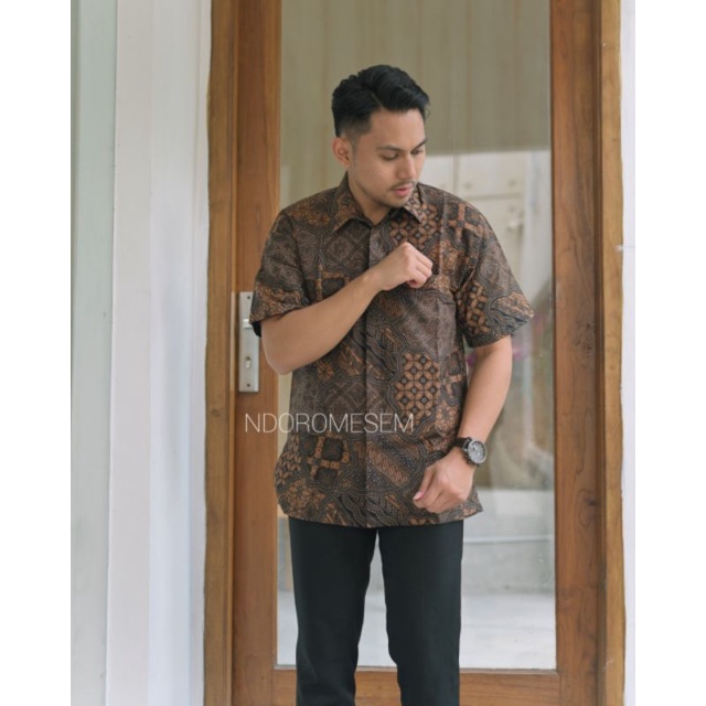 Batik Sekarjagad sogan katun halus lengan pendek furing