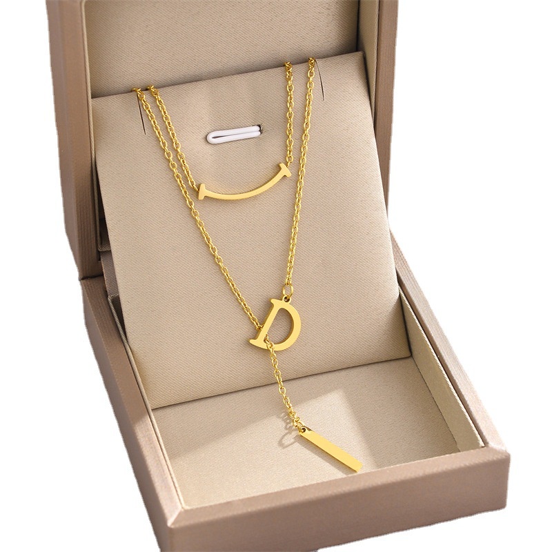 Kalung Wanita Titanium Liontin Huruf D Model 2022