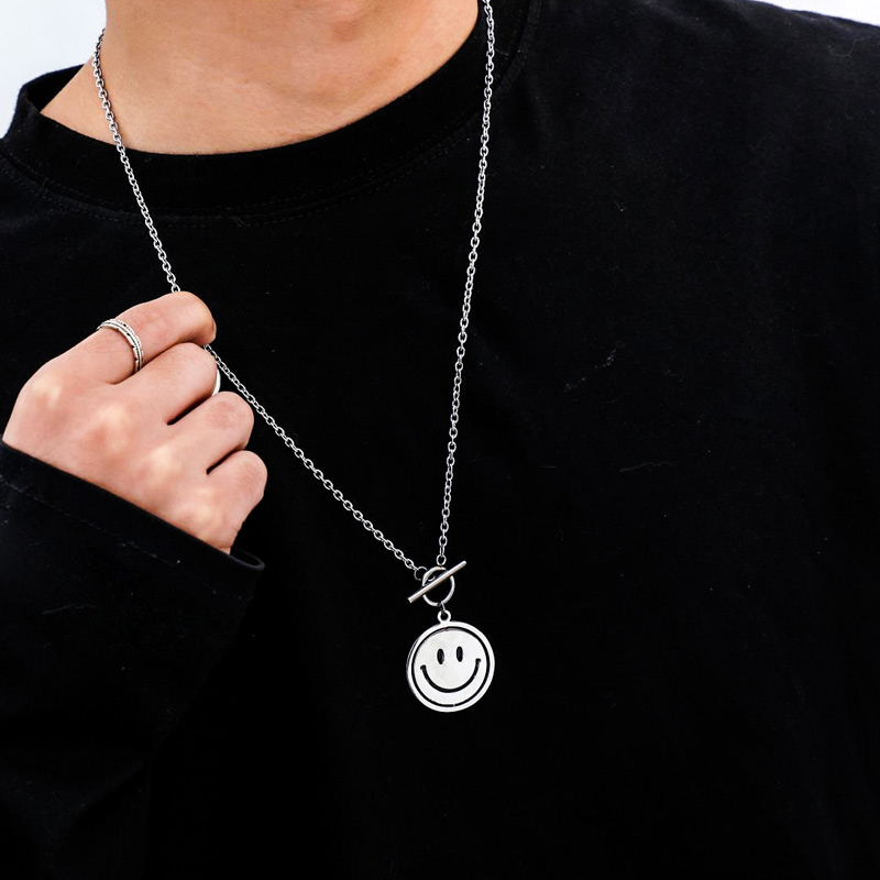 Kalung Rantai Panjang Desain Smiley Face Gaya Hip Hop