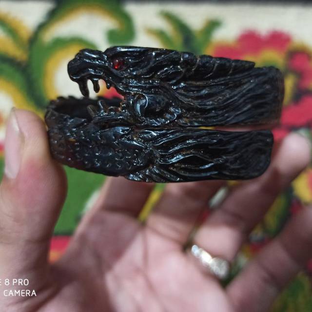 GELANG AKAR BAHAR MERAH BODY HITAM TEMBUS CAHAYA